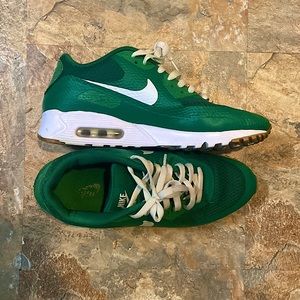 Green and white Nike air max 1. Size 9